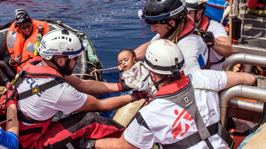 Rescatan a 263 migrantes en Libia; hay 11 muertos