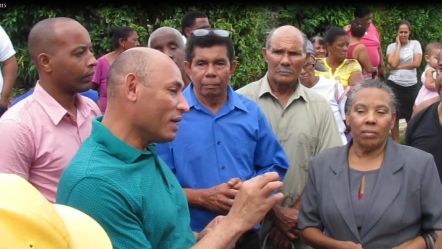 Prometen solucionar demanda de arreglos de calles en San Felipe de Villa Mella