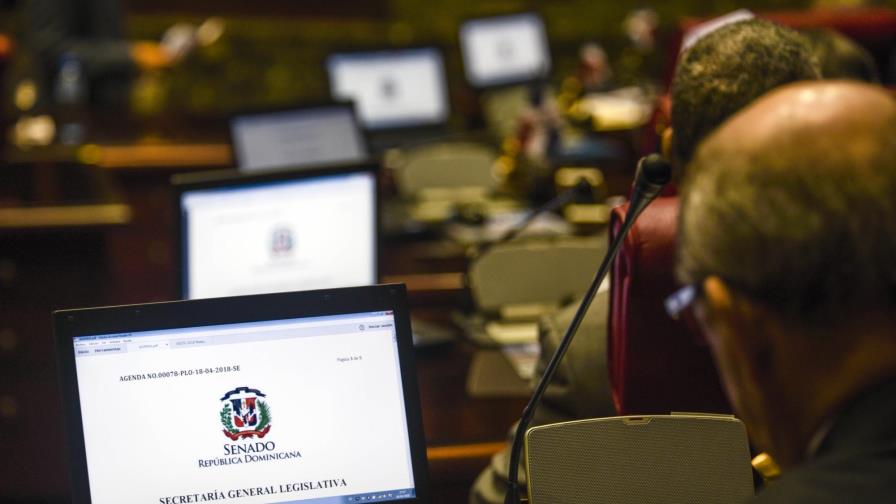 Senadores apoyan eliminar arrastre de los diputados 