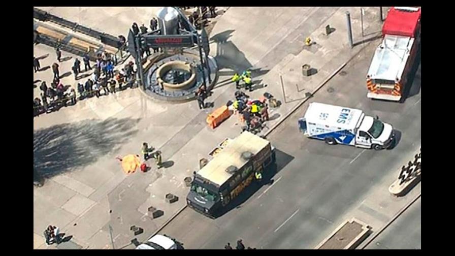 Policía detiene al conductor de furgoneta que arrolló a personas en Toronto 