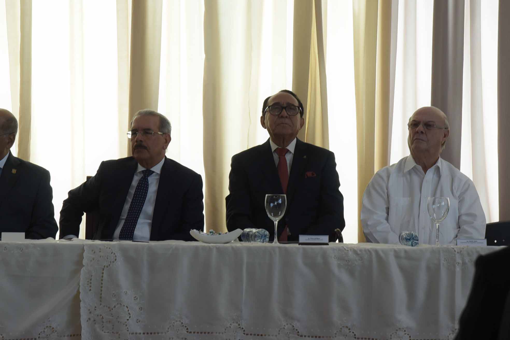 El acto contó con la presencia del Presidente Danilo Medina, Príamo Rodríguez Castillo y el expresidente Hipólito Mejía.