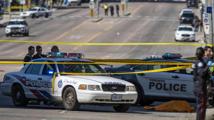 Confirman 9 muertos y 16 heridos en el atropello de una furgoneta en Toronto 
