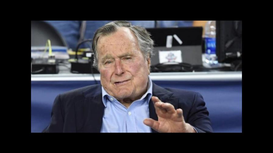 Hospitalizan a George Bush padre por una infección