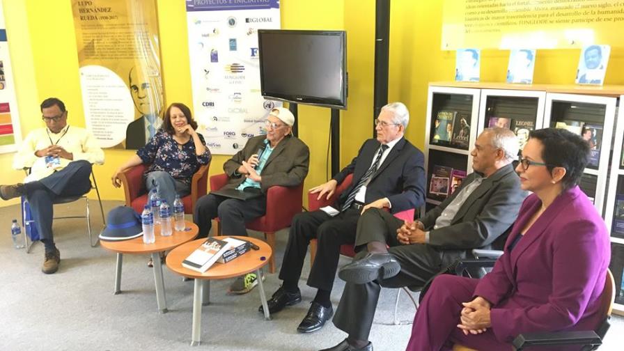 Bruno Rosario Candelier pone a circular libro sobre el Grupo Mester de Narradores de la Academia de la Lengua 