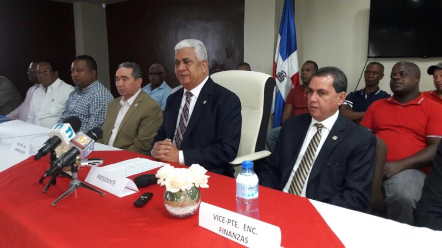 FENATRADO amenaza con paralizar transporte de carga si no se reajusta la tarifa del servicio