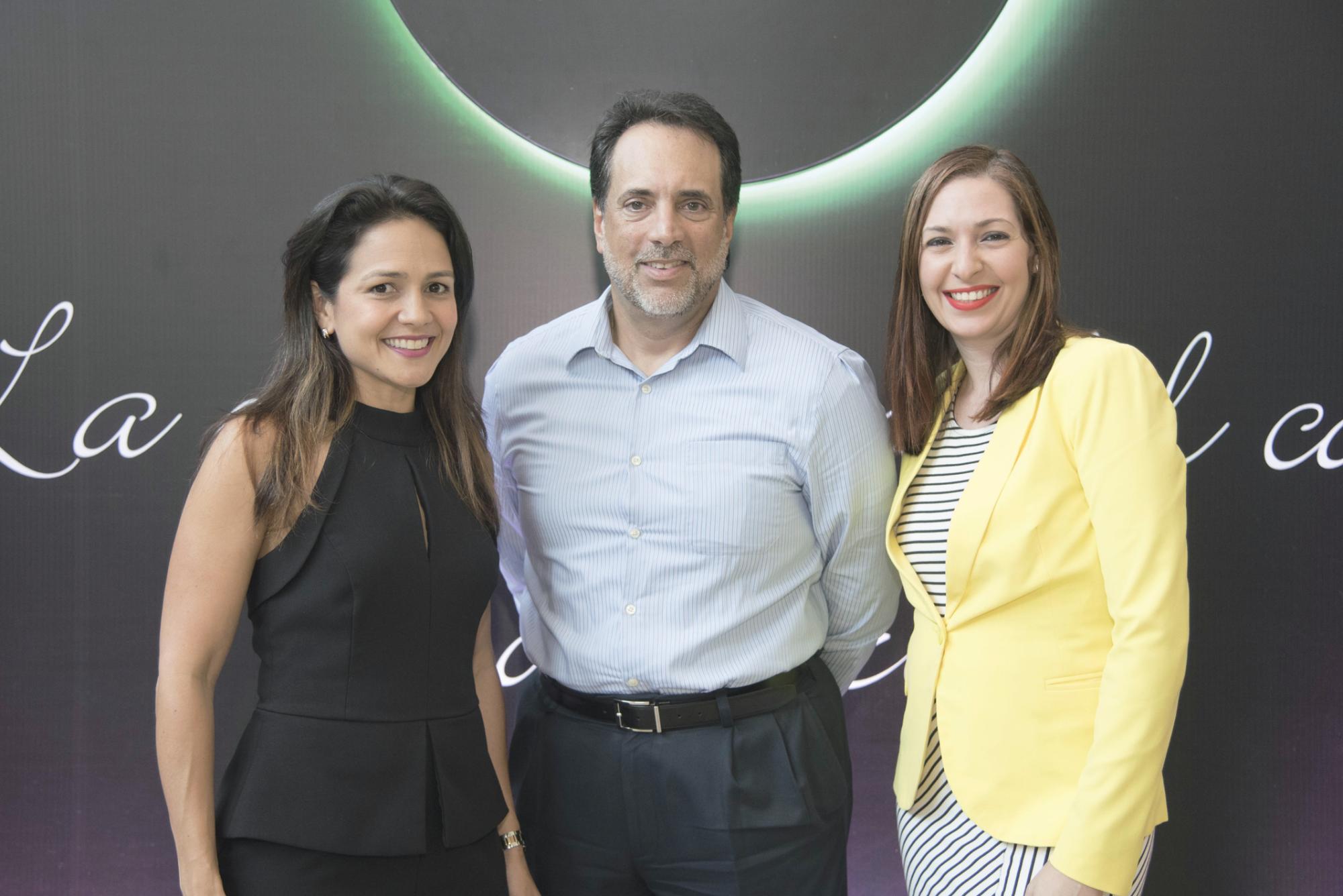 Paula Fuentes, José Luis Cabrera y Jesulina Fernández.