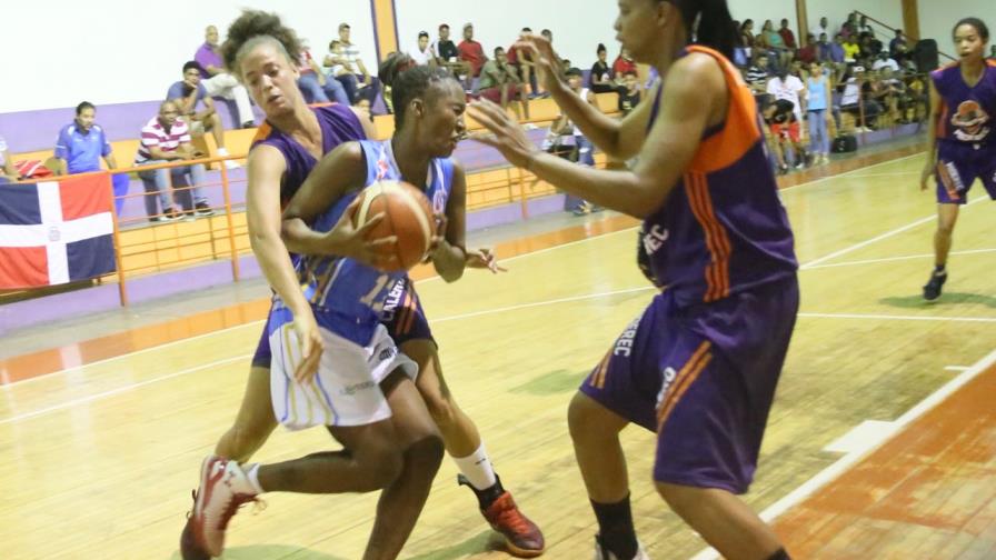 Las Reinas y las Olímpicas mantienen su invicto en la Liga Nacional de Baloncesto Femenino