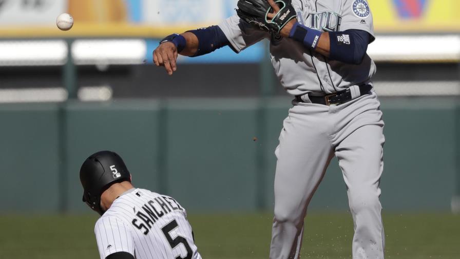 Canó llegó a los 2,400 hits en el triunfo de los Marineros Canó llegó a los 2,400 hits en el triunfo de los Marineros