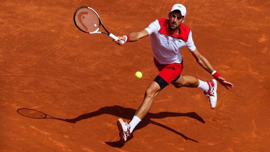 Djokovic cae ante el 140 del mundo en su debut en Barcelona