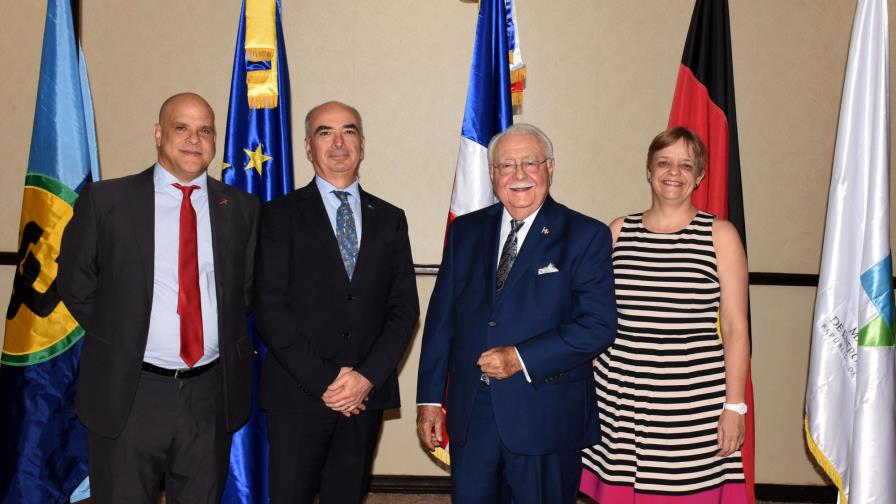 Isa Conde llama a multiplicar esfuerzos para romper pasividad en desarrollo energético sostenible