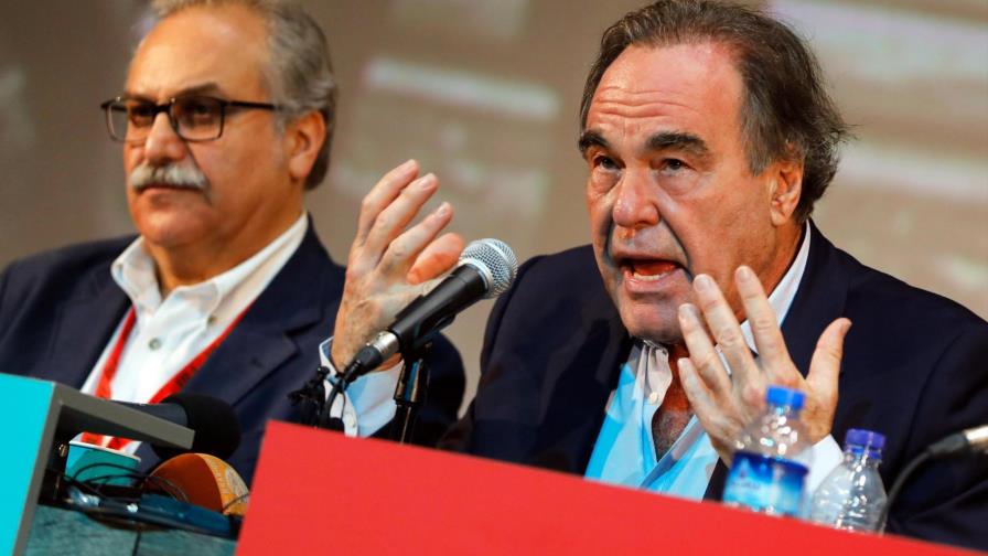 Oliver Stone arremete en Irán contra las políticas de EE.UU. en Oriente Medio 