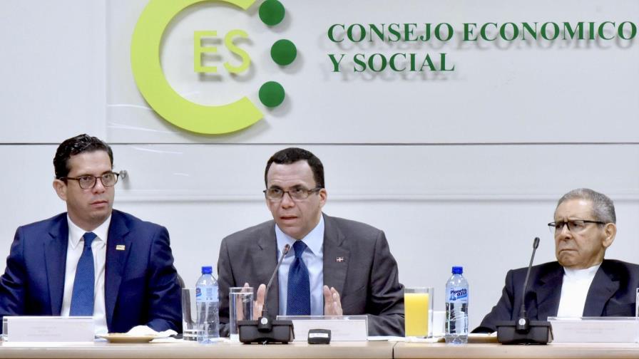 Navarro anuncia proceso de concertación social para nueva ley de educación