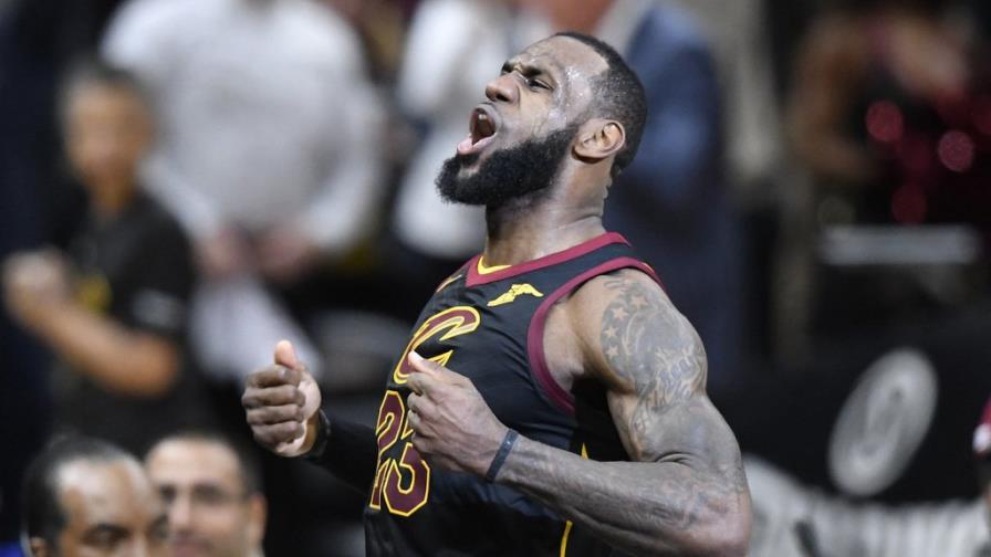  VIDEO: LeBron James encesta 44 puntos y  los Cavs acarician las semis de la Conferencia Este