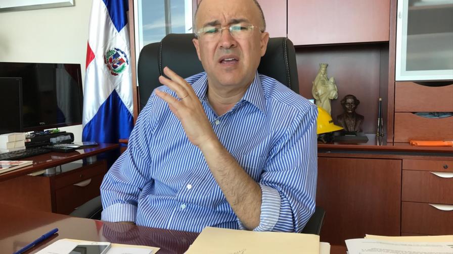 Domínguez Brito rumbo a la carrera presidencial del PLD; renunciaría hoy como ministro 