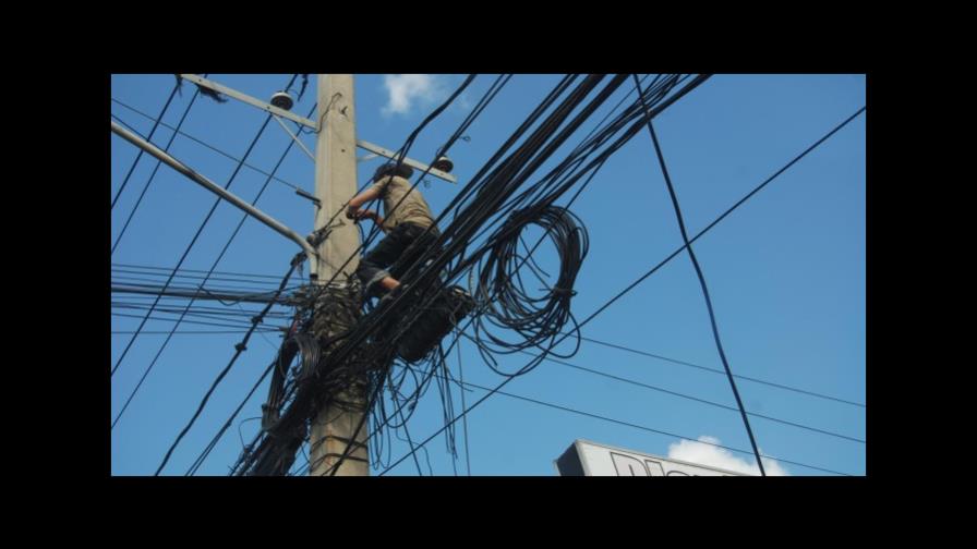 Muere obrero al recibir una descarga eléctrica en Villa Los Almácigos