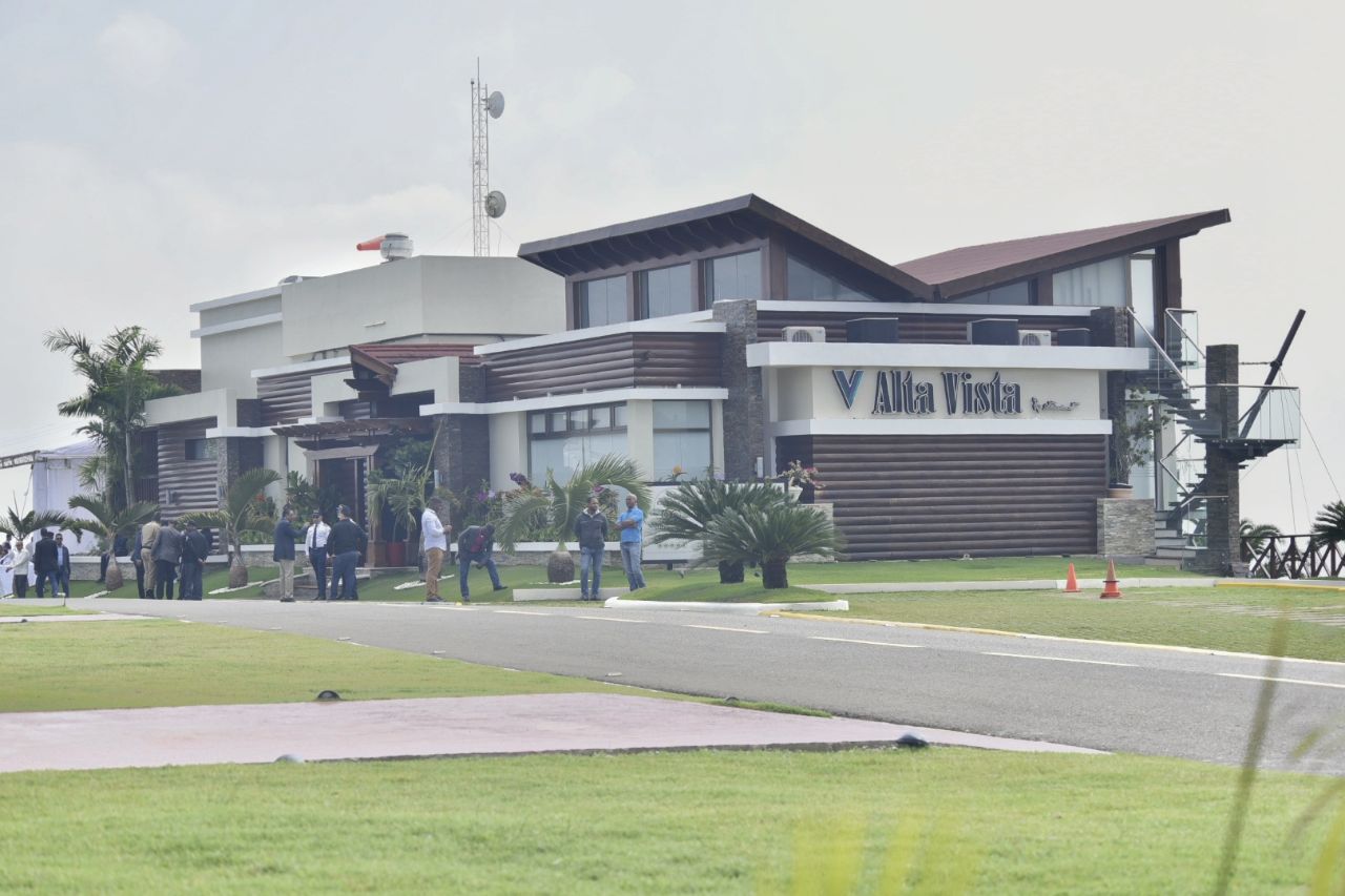  El proyecto mobiliario tiene la disponibilidad de dos helipuertos privados,.