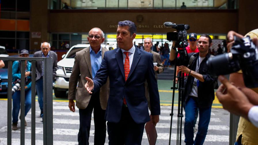 Chavismo rechaza acusaciones “ventajismo” electoral y pide reunión con medios 