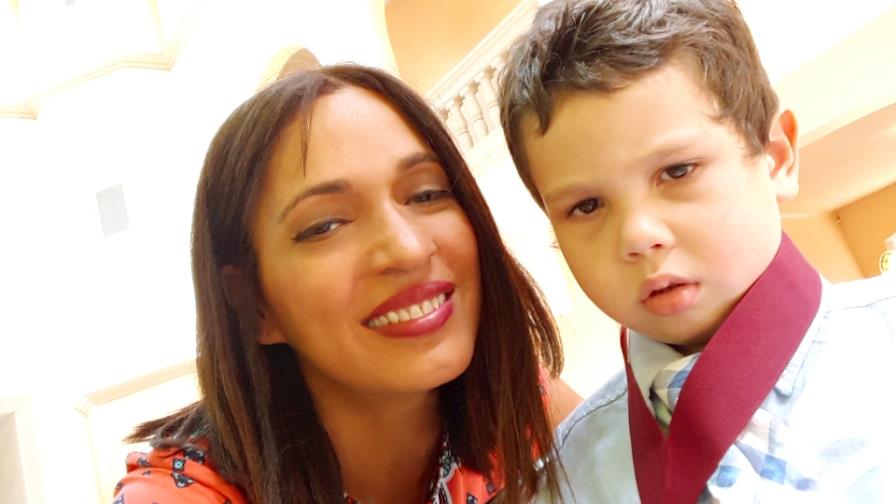 Capitolio de Puerto Rico reconoce a niño autista hijo de dominicana