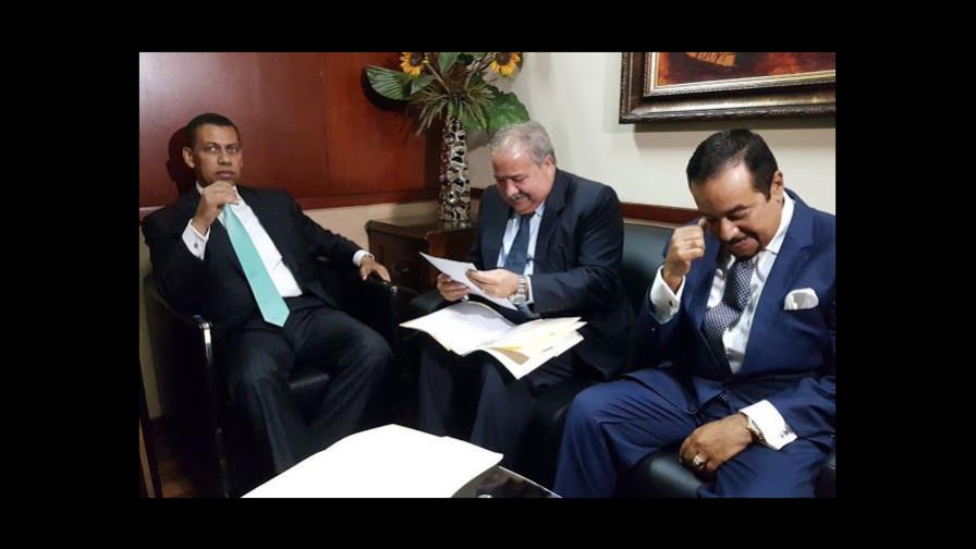 Guido llegó hasta el Palacio para pedir convoquen al Consejo Nacional de la Magistratura