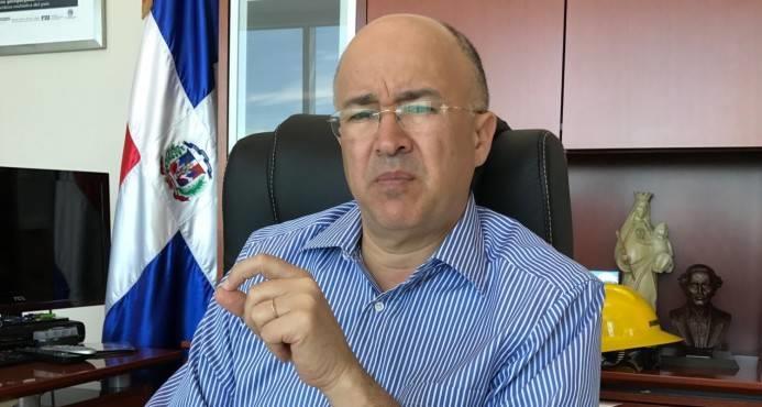 Domínguez Brito formaliza su renuncia como ministro de Medio Ambiente
