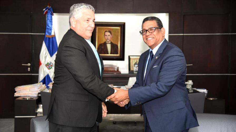 Director regional de la OACI visita presidente de Cámara de Diputados