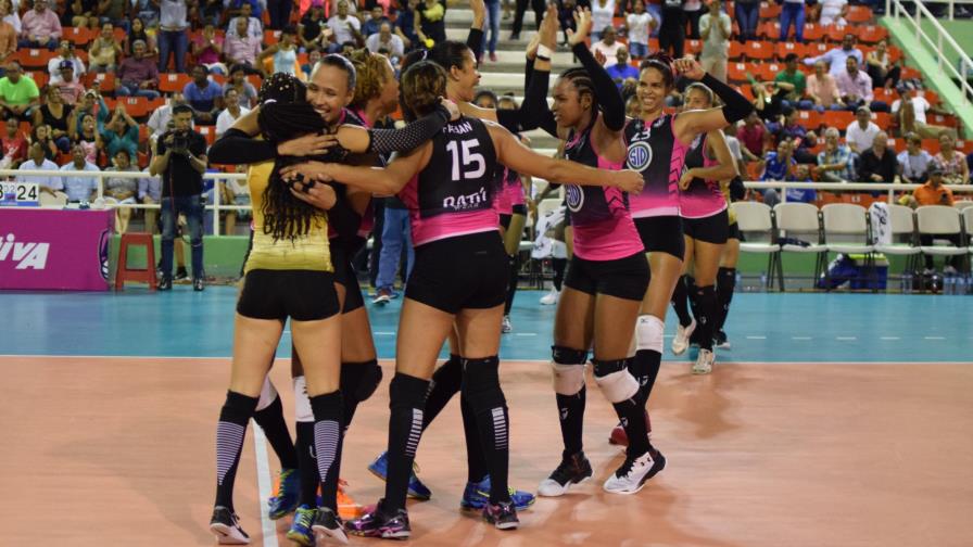 Cristo Rey avanza a la final al imponerse en tres parciales a las Guerreras