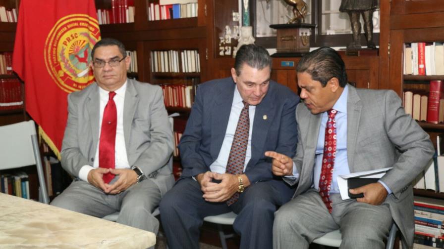 Dirigentes del PRSC llaman a no asistir a convocatoria de la Comisión Ejecutiva Dirigentes del PRSC llaman a no asistir a convocatoria de la Comisión Ejecutiva