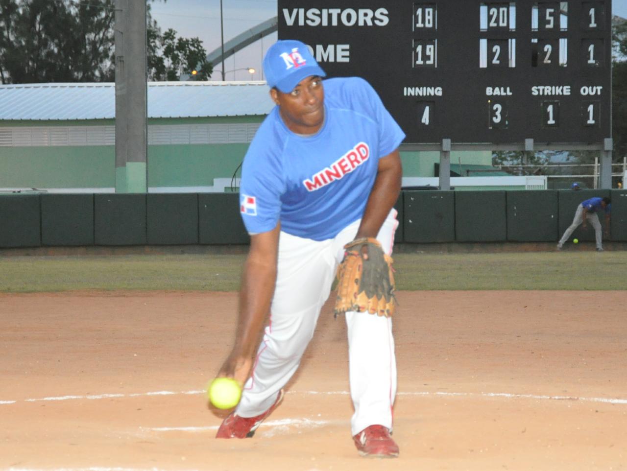 Vicepresidencia, Indotel y Educación ganan en sóftbol gubernamental