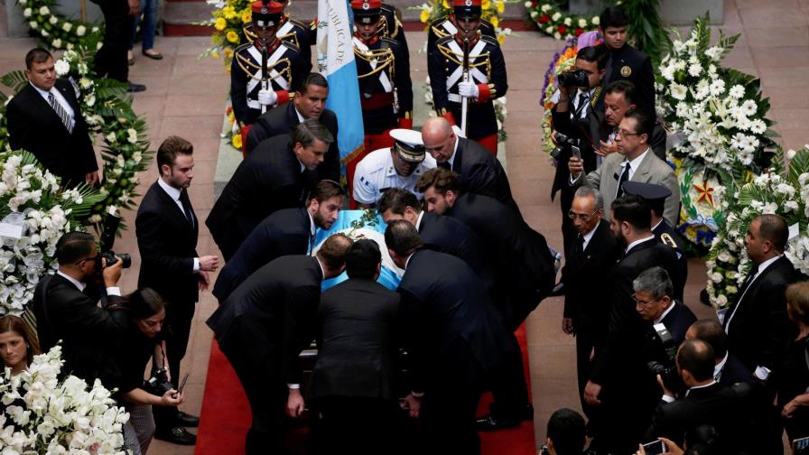 Arzú sale de escena entre honras y el recuerdo entrañable de su gente