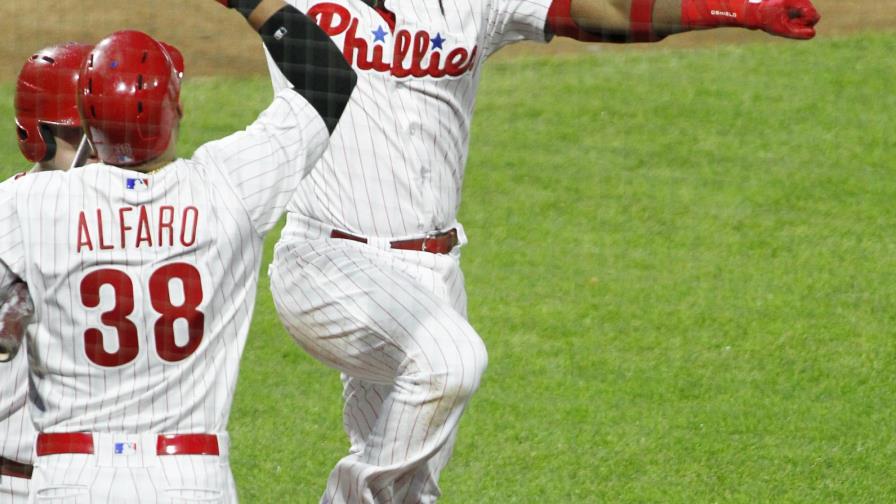 Jonrón 3 de Maikel Franco en derrota de los Filis ante los Bravos