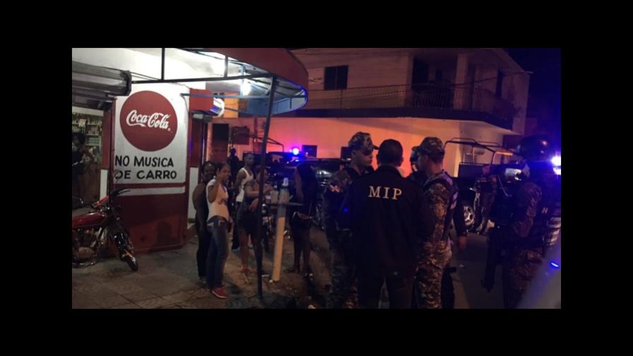 Cierran 15 comercios de bebidas alcohólicas en La Vega y confiscan equipos