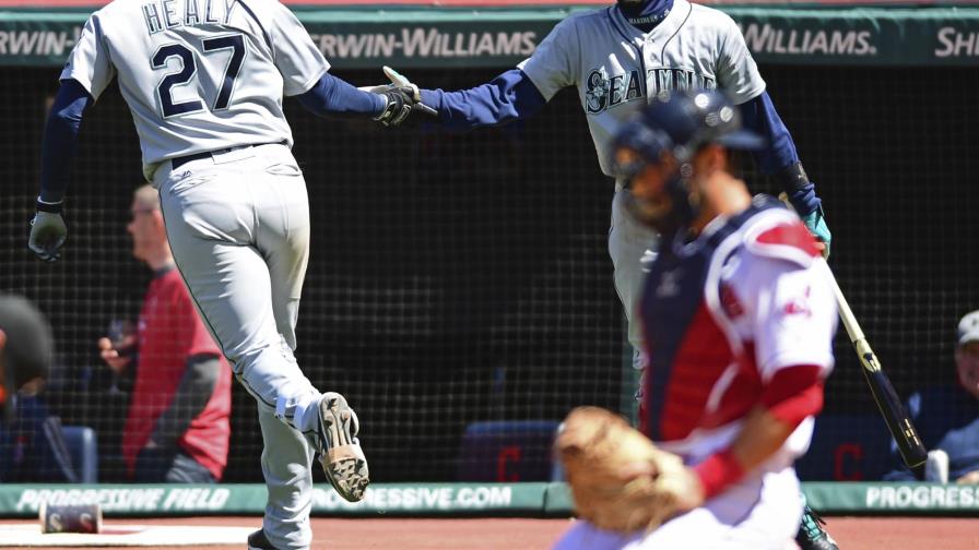 Healy pega 2 jonrones en victoria de Marineros ante Indios