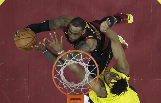 VIDEO La expresión de LeBron después del juego: “Quiero irme a casa”