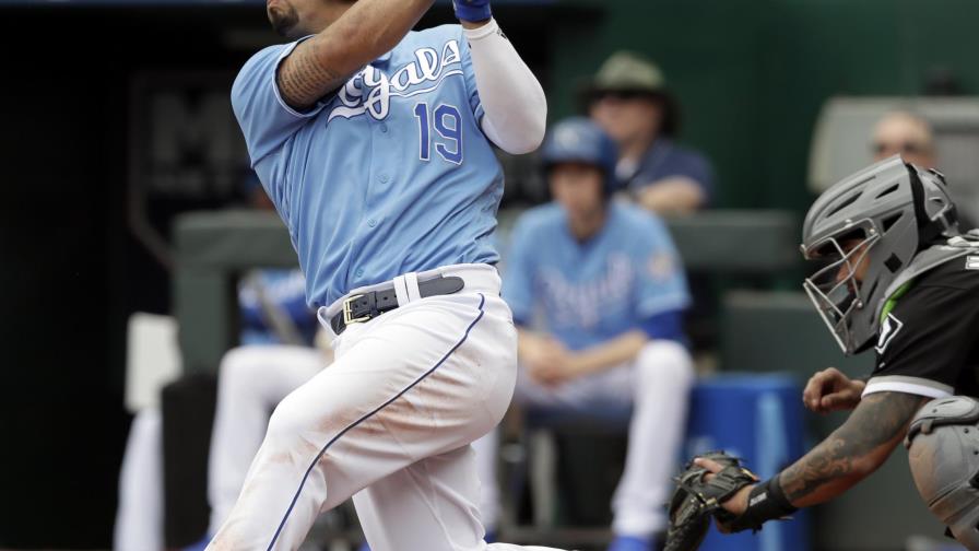 Cuthbert pega par de jonrones y los Reales vencen por la mínima a los Medias Blancas