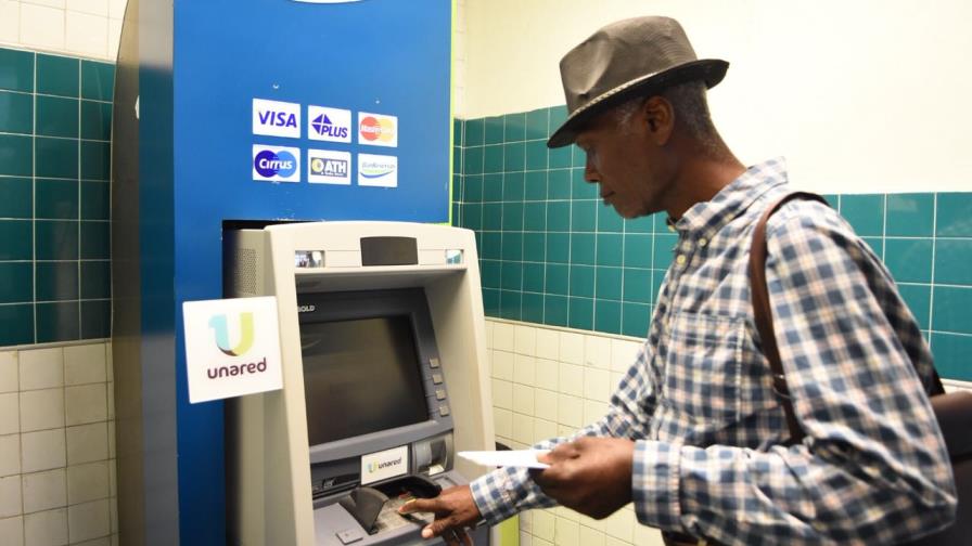 Hacienda empieza plan piloto de pago por tarjetas de débito a cañeros pensionados Hacienda empieza plan piloto de pago por tarjetas de débito a cañeros pensionados