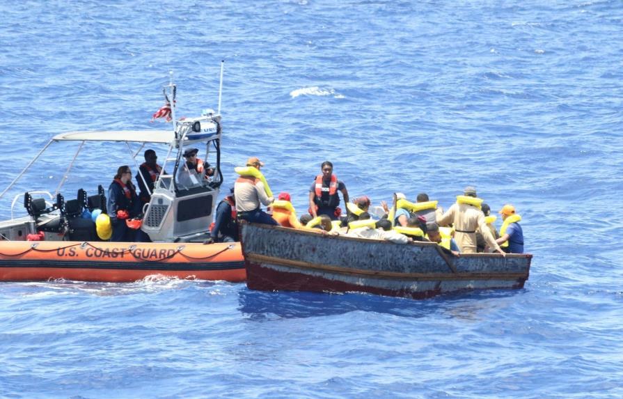 Guardia costera EE.UU. repatría 12 dominicanos que querían llegar a Puerto Rico