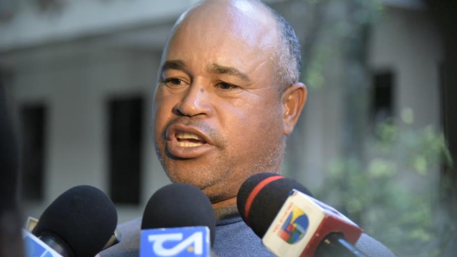 Apresan al padre de Emely Peguero Apresan al padre de Emely Peguero