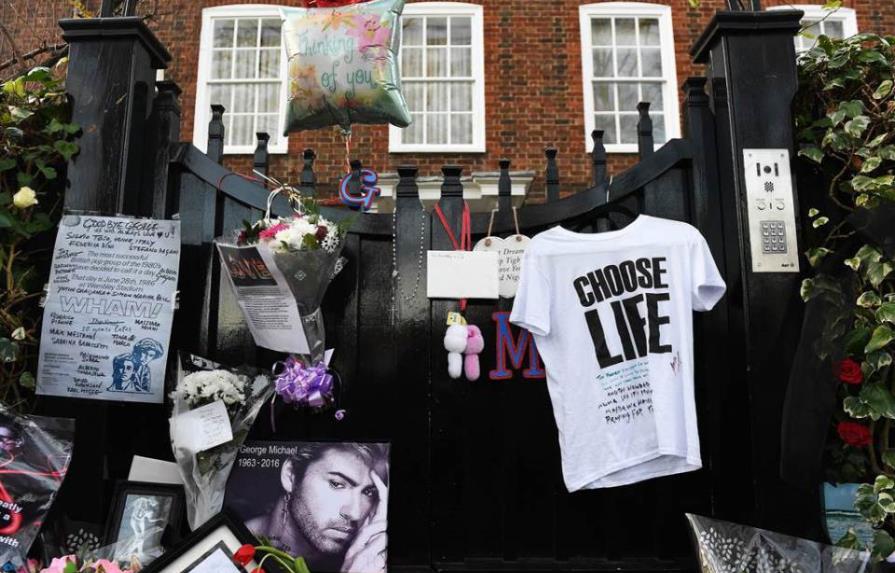 La familia de George Michael pide retirar los tributos frente a sus viviendas