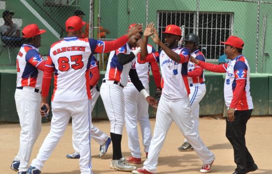 Indotel, Banservas, Presidencia y Vicepresidencia lideran sus grupos en softbol gubernamental