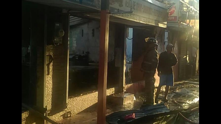 Incendio en La Romana destruye tres pescaderías y otra es afectada parcialmente