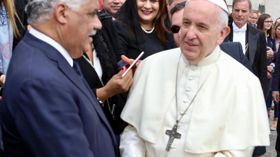 Canciller Miguel Vargas sostiene encuentro con el papa Francisco Canciller Miguel Vargas sostiene encuentro con el papa Francisco