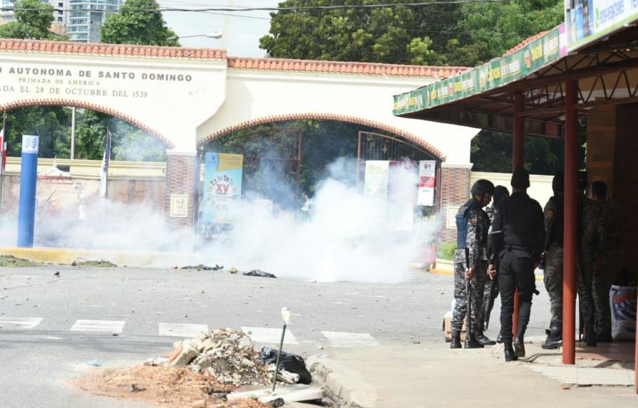 Suspenden docencia en sede central de la UASD por los disturbios 