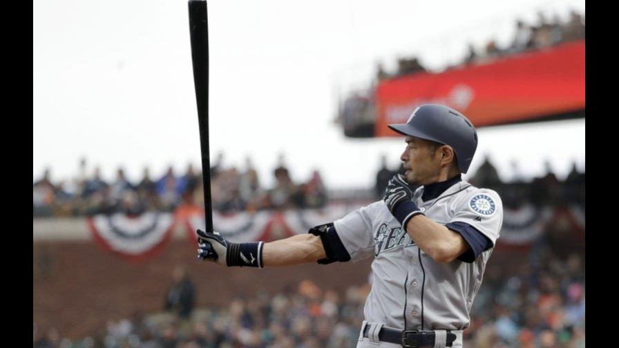 Ichiro Suzuki deja de jugar con los Marineros de Seattle, será asistente de gerencia Ichiro Suzuki deja de jugar con los Marineros de Seattle, será asistente de gerencia