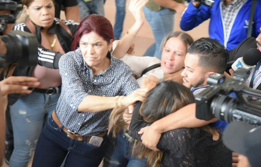 Internan periodista tras agresión que recibió en Palacio de Justicia de Santiago