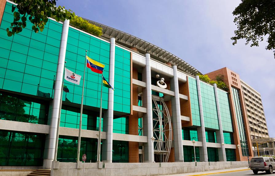 Autoridades de Venezuela arrestan a 11 gerentes de Banesco