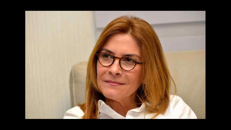 Carolina Mejía: “el país necesita una ley que regule sistema de partidos, no un traje a la medida para candidatos”