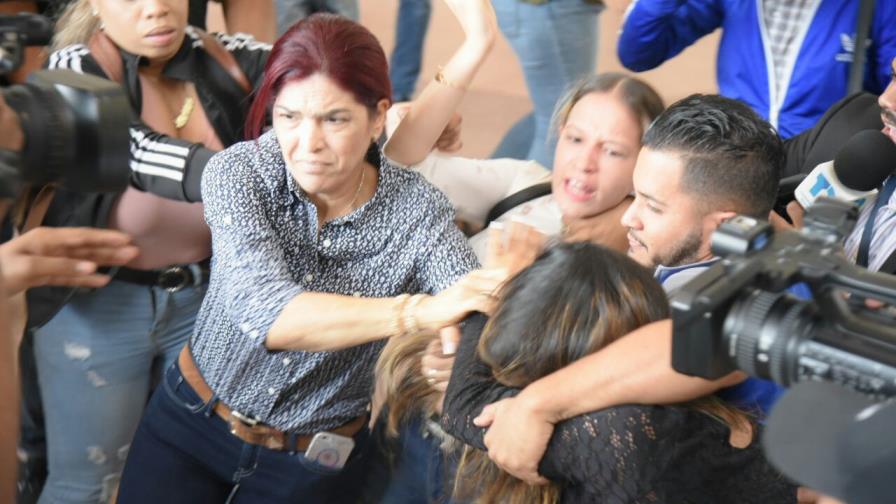 Ministerio Público arresta a tres que golpearon a periodista de CDN 