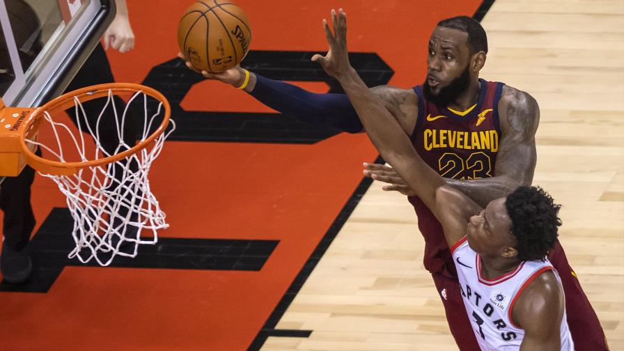 LeBron James es el héroe de su equipo en semifinales de la Conferencia Este LeBron James es el héroe de su equipo en semifinales de la Conferencia Este