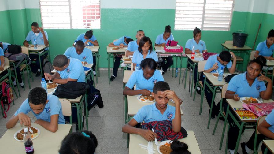 La tanda extendida no avanza en aprendizajes y docentes deben mejorar, dice informe IDEC