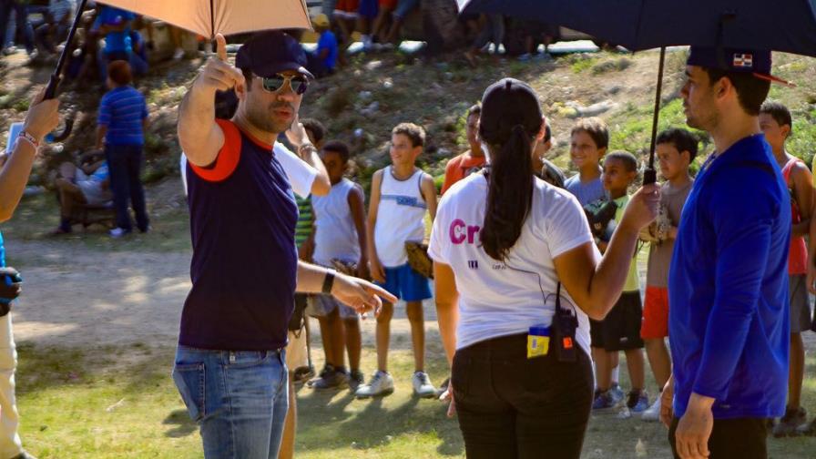“Jugando a bailar”, una comedia que promete divertir a la familia